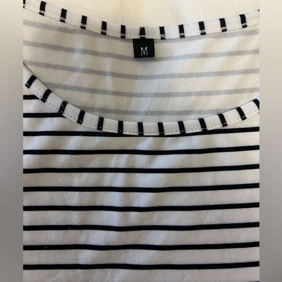 Black and White Striped Dress with Pockets - Size M - Picture 4 of 8